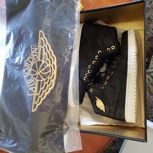 Mens AIR JORDAN 1 PINNACLE